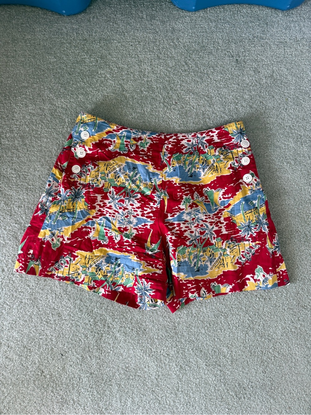 Retro spec’d pinup Women’s Red Tropical Print Shorts
